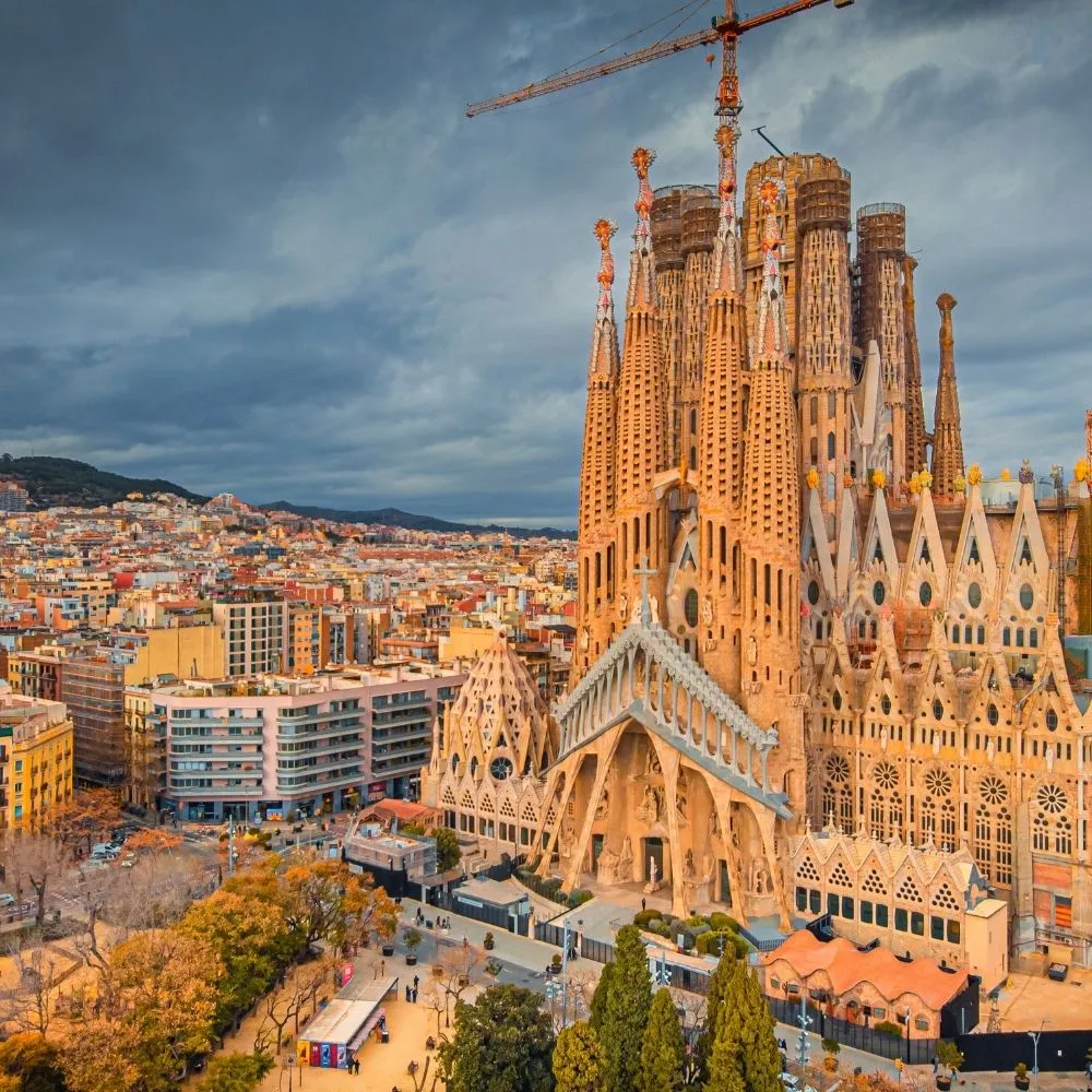 The Sagrada Familia in Barcelona – Colorido Tours