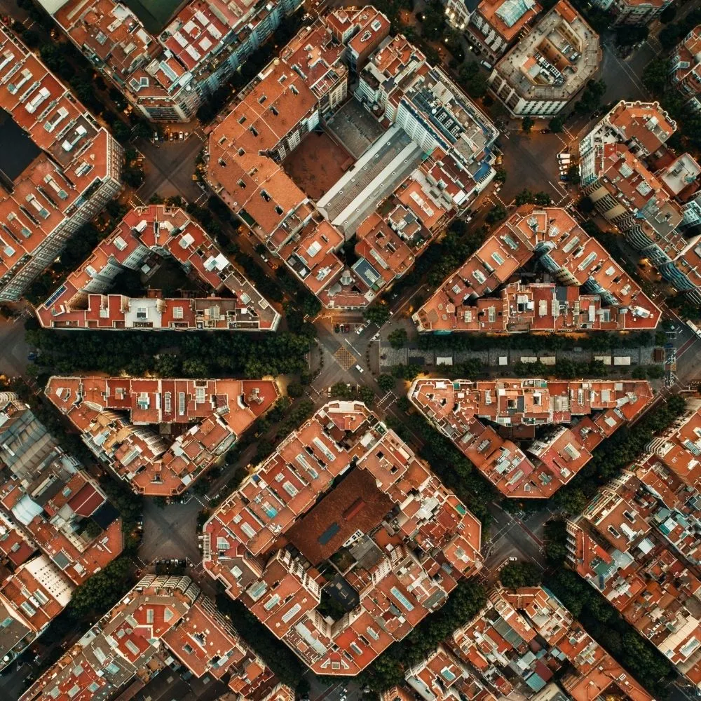 Aerial view of Barcelona’s grid city plan – Colorido Tours