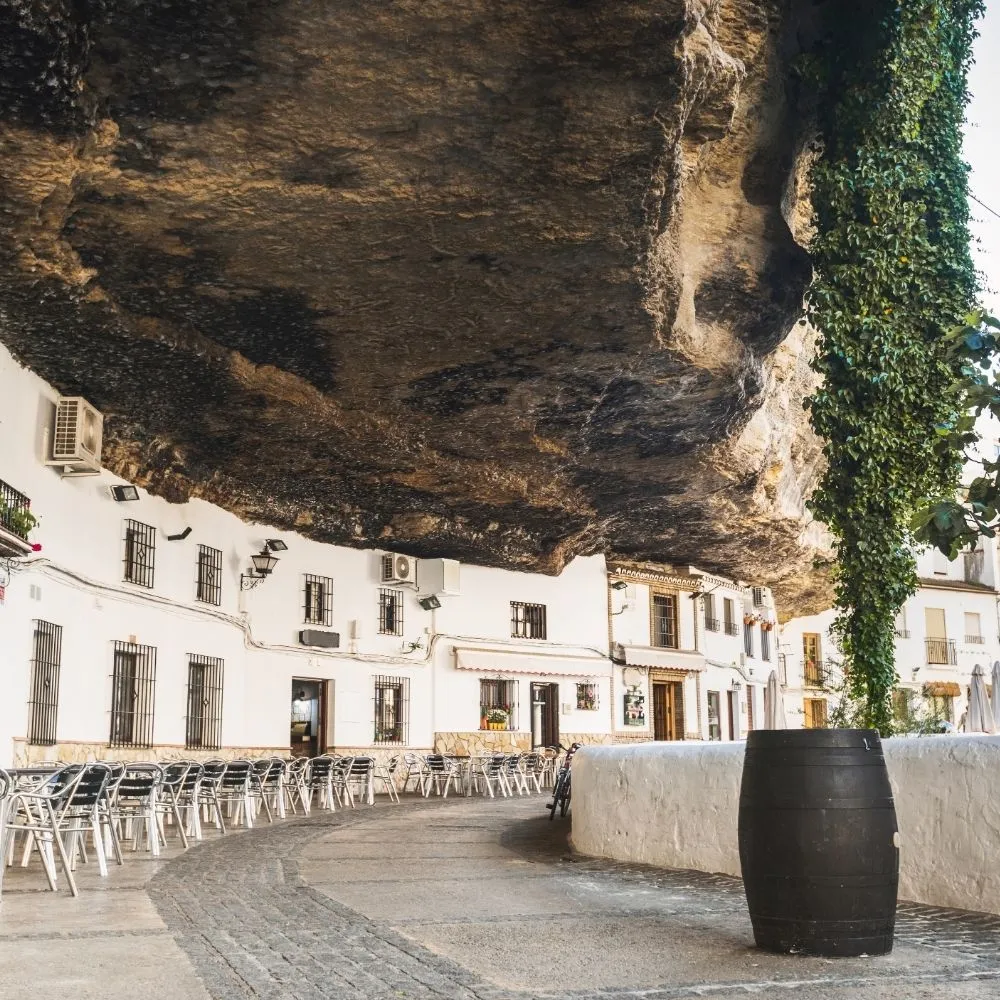 The village of Setenil de las Bodegas – Colorido Tours