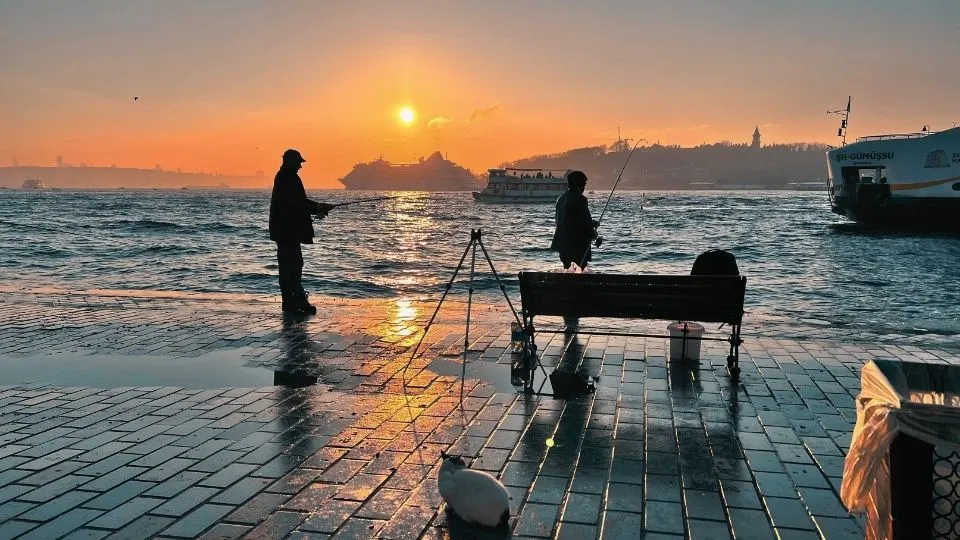 Atardecer en el barrio de Karaköy en Estambul – Colorido Tours