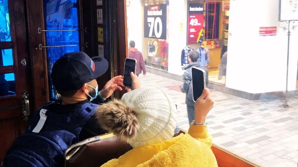 The nostalgic tram on İstiklal Avenue – Colorido Tours