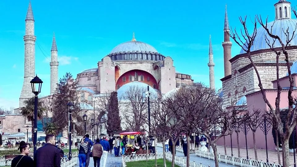 Facade of Hagia Sophia – Colorido Tours