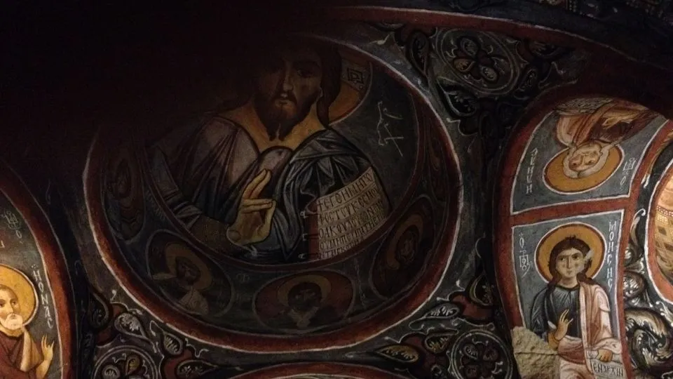 Cristo Pantocrátor en una iglesia rupestre de Capadocia – Colorido Tours