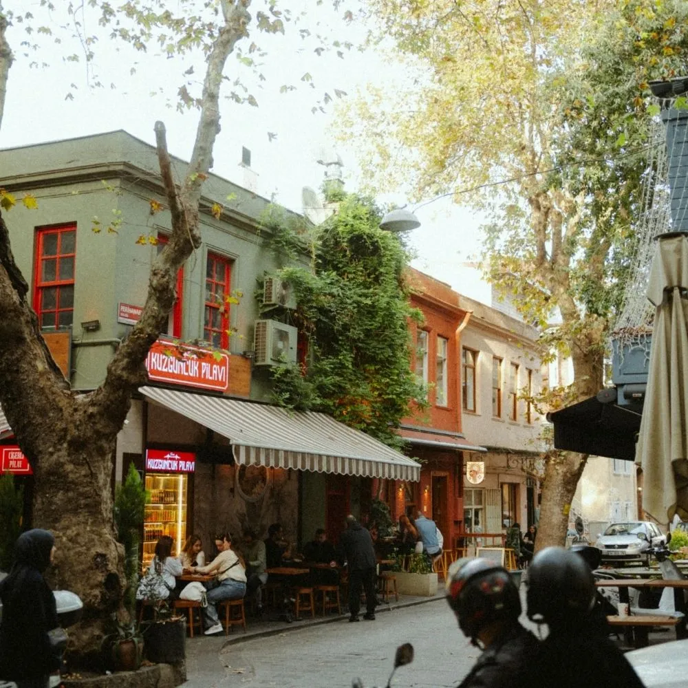 Barrio de Kuzguncuk – Colorido Tours