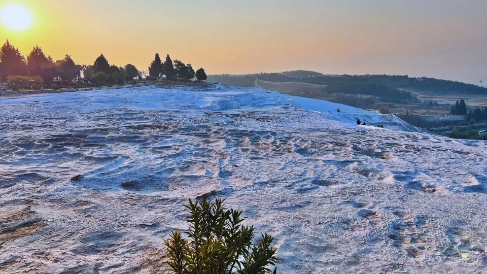 Pamukkale travertines, the Cotton Castle – Colorido Tours