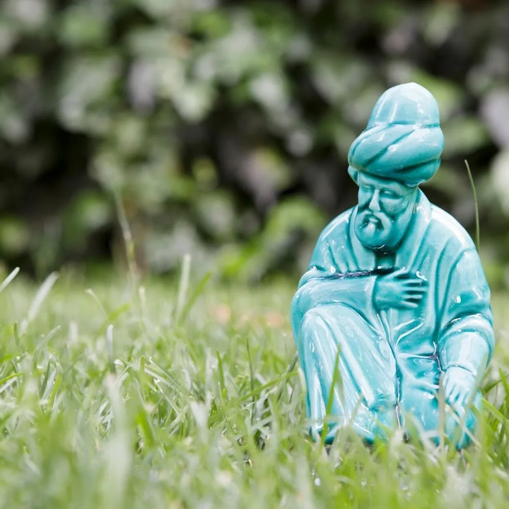 Estatua de Mevlana en Konya – Colorido Tours