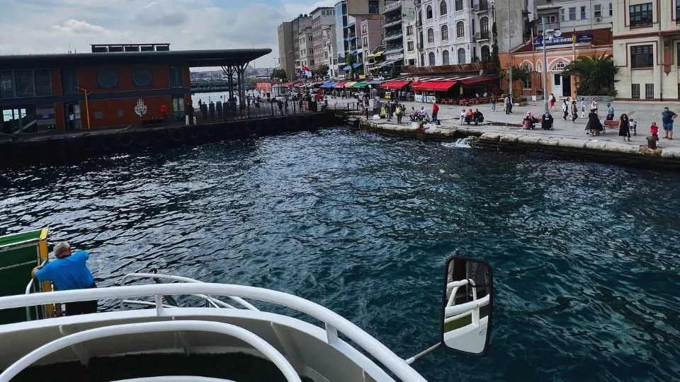Pier in the Karaköy district – Colorido Tours